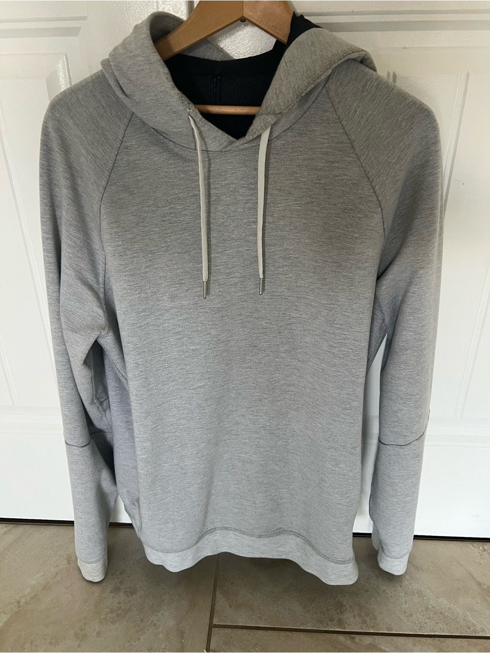 Lulu lemon Men's Grey Pullover Hoodie Sweatshirt